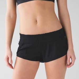Lululemon Tofino Reversible Shorts 2” Inseam Size 8 EUC